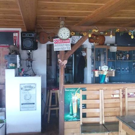 ホテル Country Club Konirna Šluknov エクステリア 写真